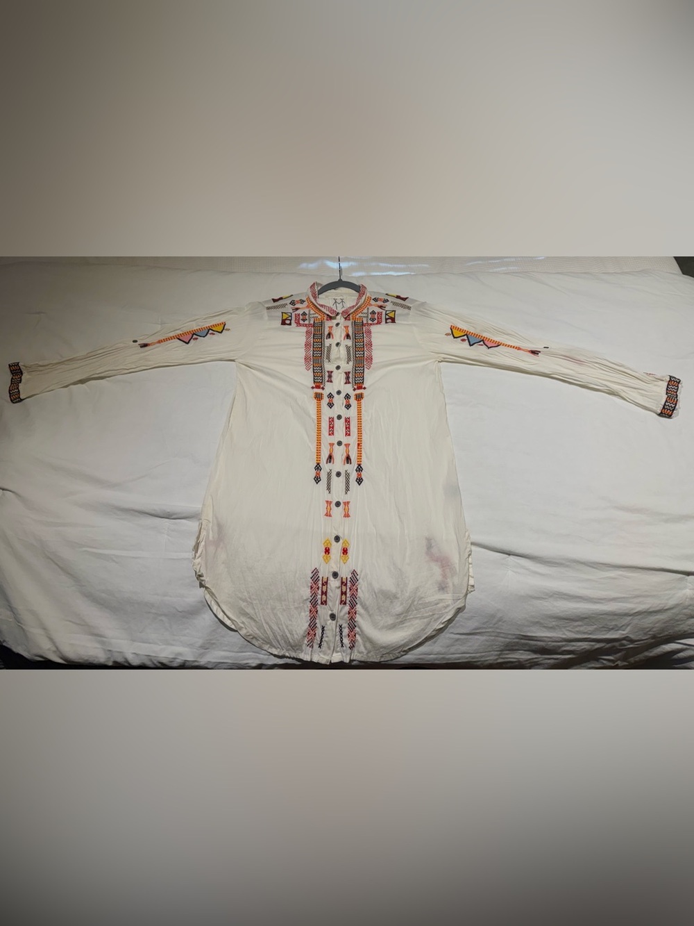 Johnny Was White Button-Down Shirt with Multicolor Embroidery - Picture 4 of 7